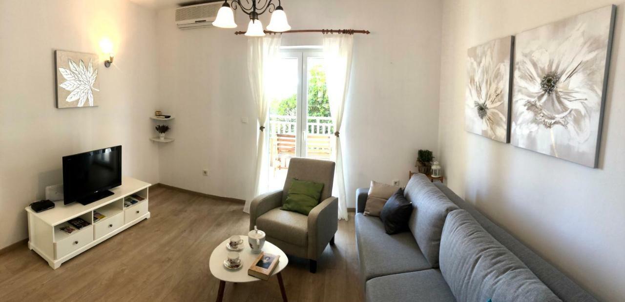 Lucy Apartment